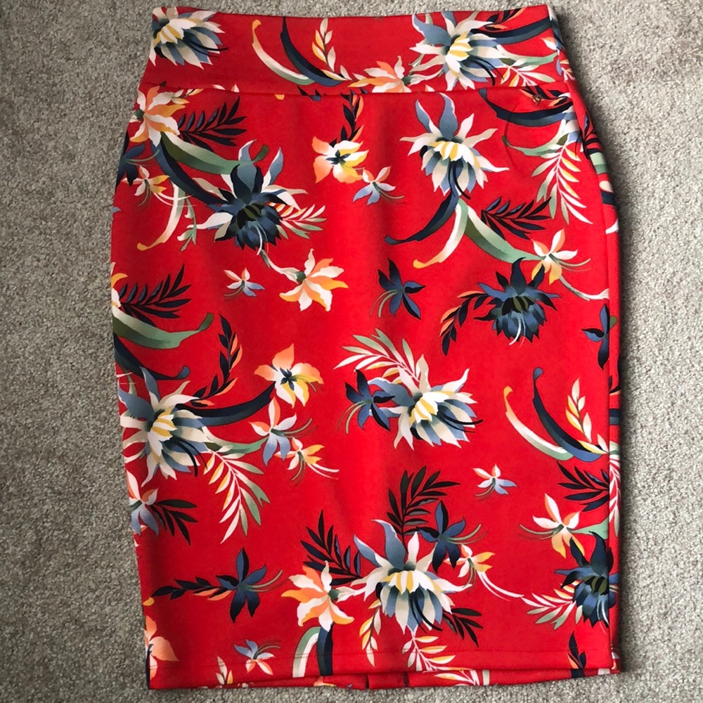 THAILA & SODI Red Floral Printed Scuba Skirt